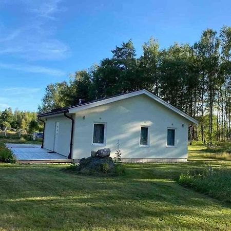 Trevlig Stuga Med Uteplats Rimbo Exteriér fotografie