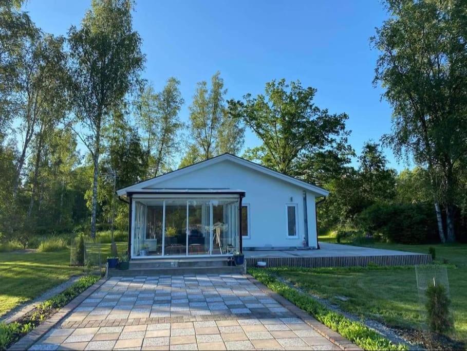 Trevlig Stuga Med Uteplats Rimbo Exteriér fotografie